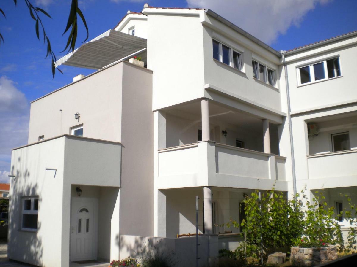 Apartments Vito Нин Екстериор снимка