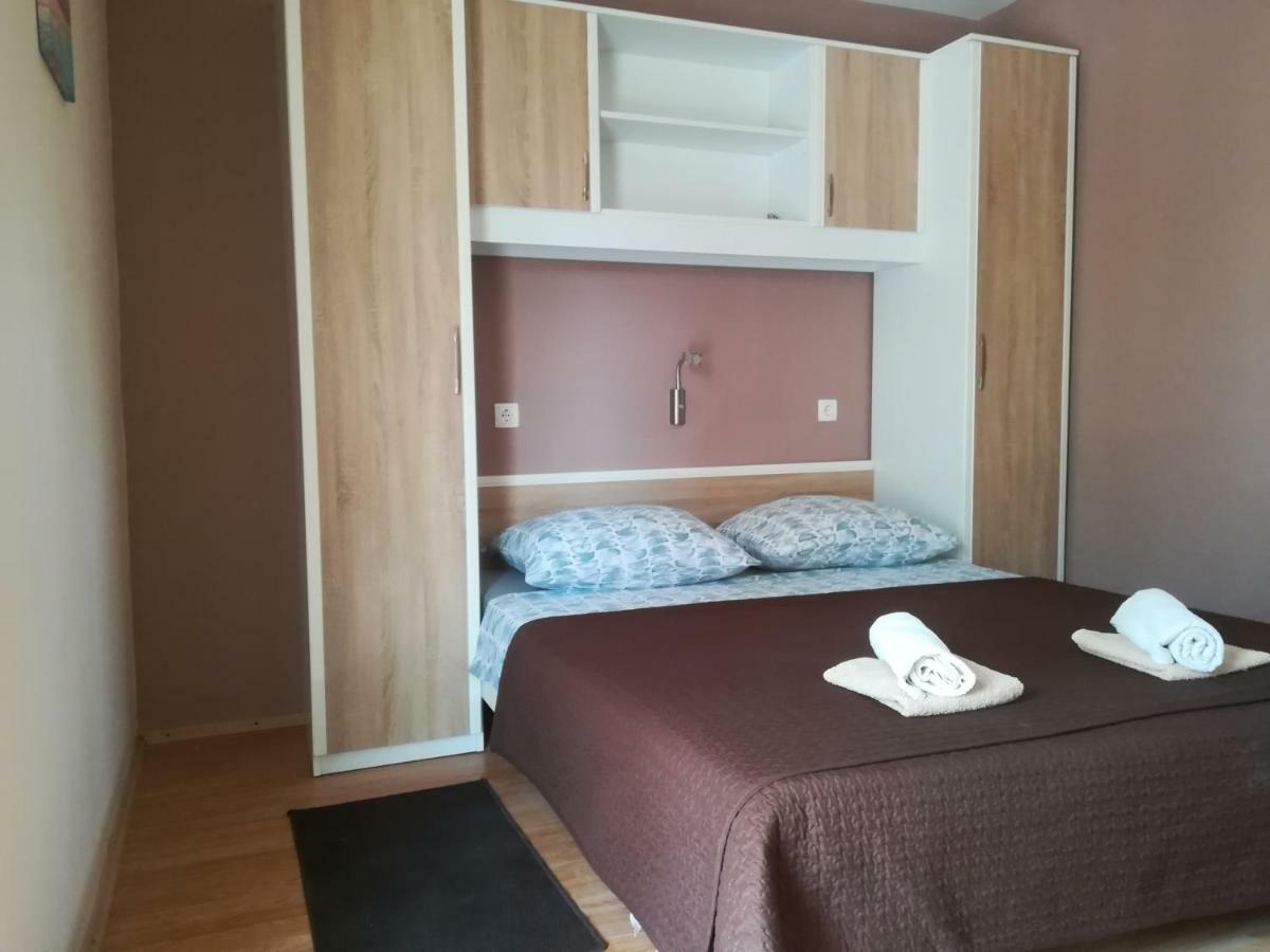 Apartments Vito Нин Екстериор снимка