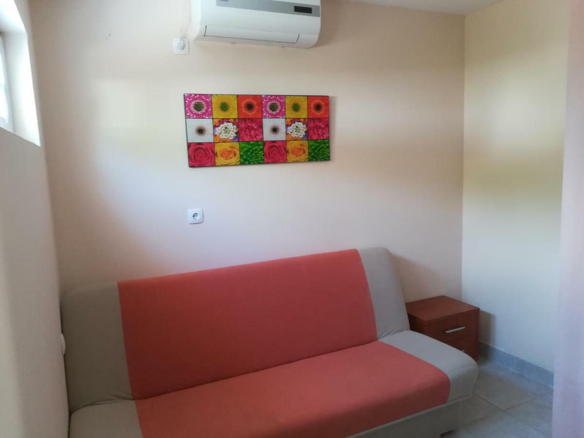 Apartments Vito Нин Екстериор снимка